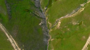 Kırsal ve orman harika Video Drone üzerinde uçan