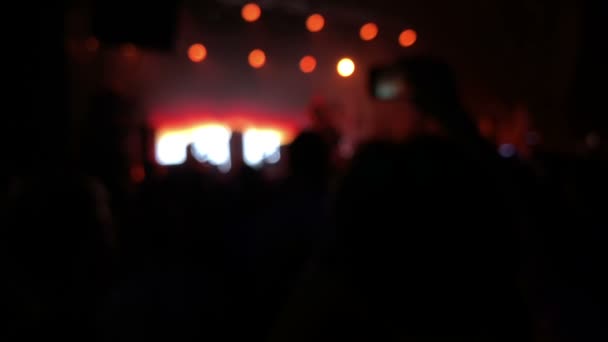 Silhouettes de foule de concert, mouvement lent — Video