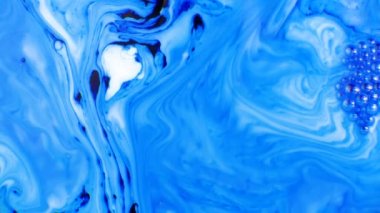 Mavi Renkli Mürekkep ve Sıvı Reaksiyon Soyut Bulut arkaplanı