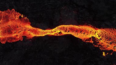 Lava Nehri, İzlanda 'daki Magma Nehri' ndeki Volkanik Patlama Kuşbakışı Manzarası. Yüksek kalite 4k görüntü