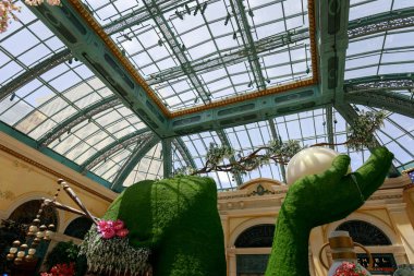 Las Vegas, Nevada - 28 Mayıs 2018: Bellagio Hotel Konservatuarı ve Botanik Bahçeleri Las Vegas toplayan
