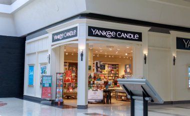 Portland, Oregon - 21 Mayıs 2018: Yankee mum Mağazası Washington Meydanı, alışveriş merkezi Portland