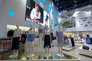 Las Vegas, Nevada - 27 Mayıs 2018: H ve M Giyim Mağazası Las Vegas Blvd, Las Vegas, NV