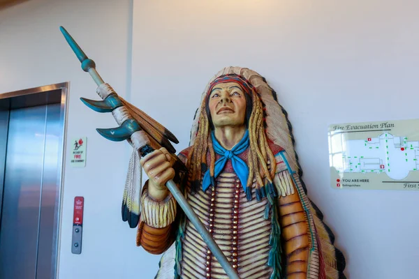 Las Vegas, Nevada - 27 Mayıs 2018: Amerikan yerli Kızılderili heykeli büyük kanyon Park