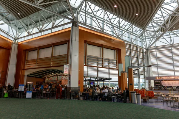 Portland, Oregon - 26 Mayıs 2018: Portland International Airport görünüm içinde