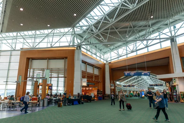 Portland, Oregon - 26 Mayıs 2018: Portland International Airport görünüm içinde