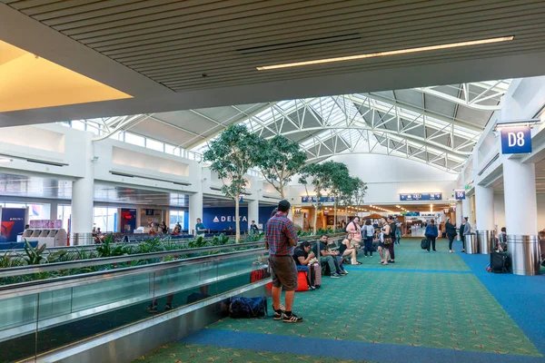 Portland, Oregon - 26 Mayıs 2018: Portland International Airport görünüm içinde