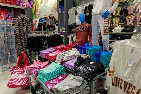 Las Vegas, Nevada - 27 Mayıs 2018: Çeşitli Las vegas Hatıra Eşyası üstünde göstermek Hediyelik eşya