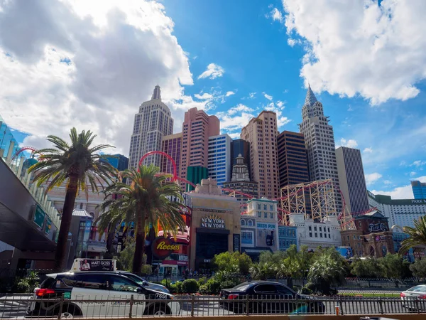 Las Vegas, Nevada - 28 Mayıs 2018: New York-New York otel casino gökdelen kuleleri ve Las Vegas, Nevada yinelemede Anıtı ile etkileyici New York şehir silüeti oluşturma.