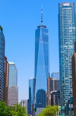 New York, ABD - 9 Mayıs 2018: Bir Dünya Ticaret Merkezi ve binalar, Battery park, Nyc görüntülemek