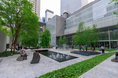 New York, ABD - 12 Mayıs 2018: Ana Bahçe, Moma, Manhattan, Nyc Modern Sanat Müzesi