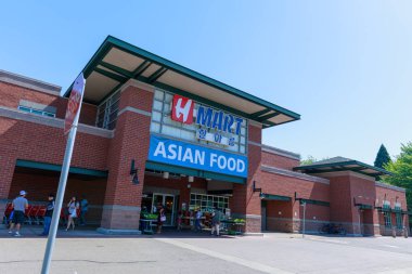 Portland, Oregon - 14 Mayıs 2018: Dış görünüm H Mart, Asya gıda, Korece bakkal