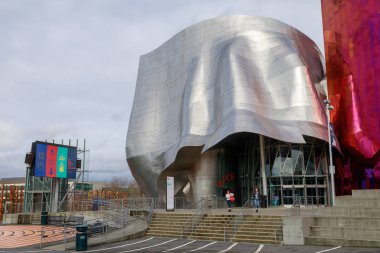 Seattle, Washington - 9 Nisan 2018: Museum Pop eskiden Seattle Space Needle yakınındaki deneyim müzik projesi olarak adlandırılan Kültür (Mopop),.