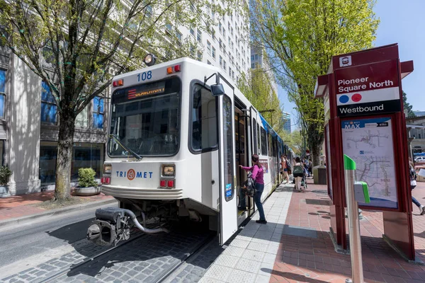 Портленд Орегон Сша Апреля 2018 Года Поезд Trimet Европейском Стиле — стоковое фото