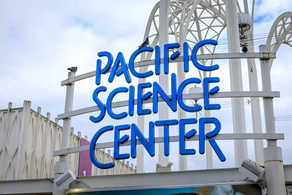 Seattle Washington Huhtikuuta 2018 Pacific Science Centerin Tunnus Seattlessa — kuvapankkivalokuva