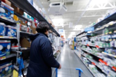 Müşteri alışveriş iç, Walmart ile Mart mağaza mağaza arka plan bulanık