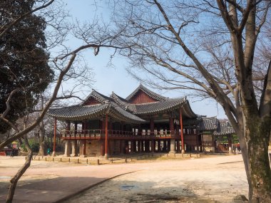 Namwon, Güney Kore - 25 Mart 2018: sahne, Gwanghalluwon Bahçe bahar