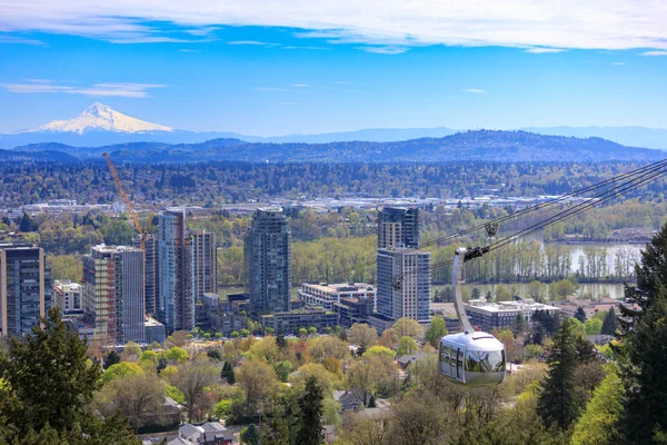 Portland, Oregon, Amerika Birleşik Devletleri - 20 Nisan 2018: Portland Hava tramvay veya Ohsu tramvay Portland'da hava bir tramvay değil