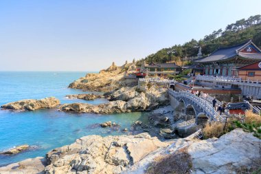 Busan, Güney Kore - 27 Mart 2018: Haedong yonggungsa deniz tapınak Busan, Güney Kore