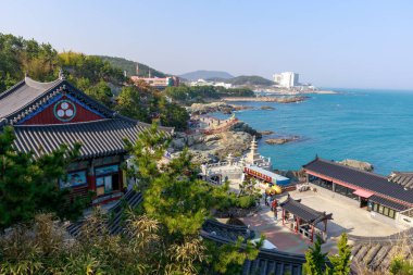 Busan, Güney Kore - 27 Mart 2018: Haedong yonggungsa deniz tapınak Busan, Güney Kore