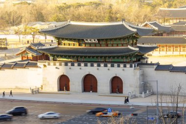 Seul, Güney Kore Gyeongbokgung Sarayı gün batımında. (Tabela Pano metni 