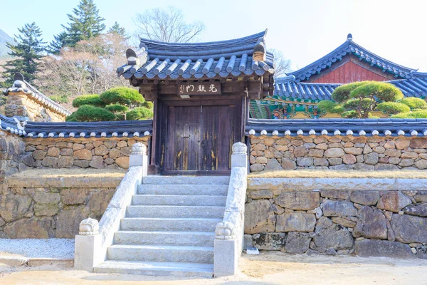 2018 風景の華厳寺 古代韓国の仏教寺智異山国立公園 — ストック写真
