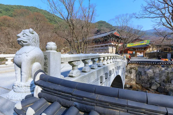Gurye 2018年3月26日 Hwaeomsa 寺前的山谷桥 Jirisan 国家公园的古韩国佛教寺庙 — 图库照片