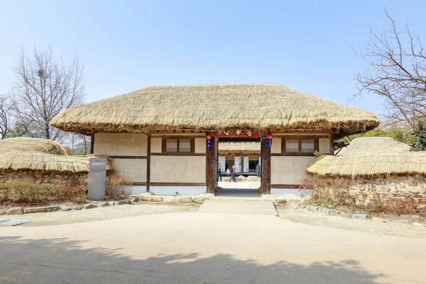 春の南原 南朝鮮 2018 伝統的な Gwanghalluwon パビリオン シーン — ストック写真