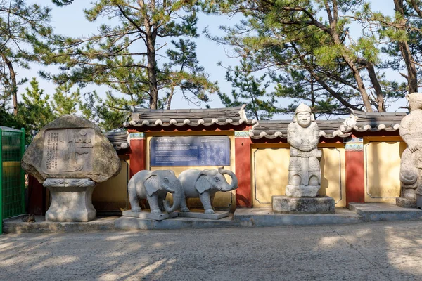 Busan Corée Sud Mars 2018 Chiffres Animaux Temple Yonggungsa Busan — Photo