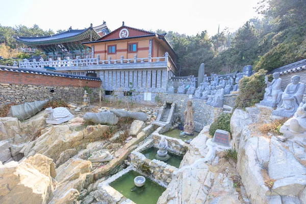 Busan Corée Sud Mars 2018 Temple Haedong Yonggungsa Bord Mer — Photo