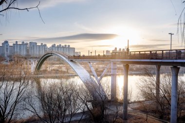 Seoul, Güney Kore Seonyudo Park gün batımı ile Köprü görünümü