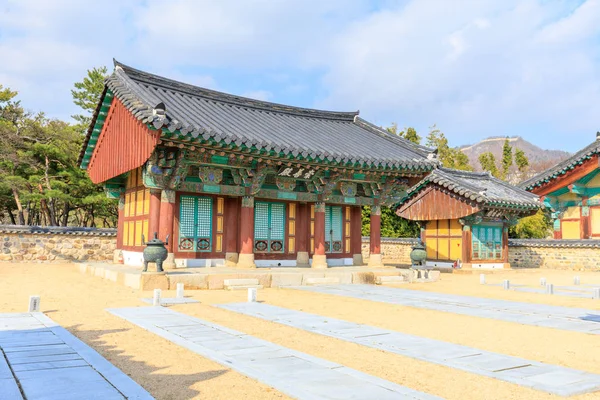 Surowangneung, mezar, Kral mirası koruma olan Suro, Gimhae şehirde yer