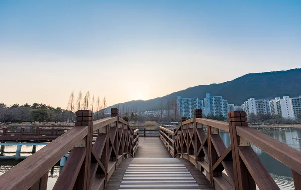 Gimhae Yeonji Parkı'nda kış