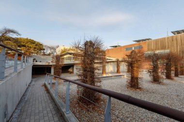 Seonyudo Park Seoul, Güney Kore Seoul, Güney Kore - 3 Mart 2018: görünümü. Parkta bir filtrasyon tesisi, böylece endüstriyel bak, eskiden ama ekolojik bir parka dönüştürüldü.