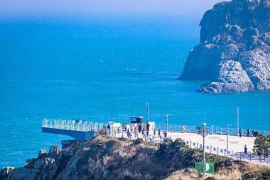 Busan, Güney Kore - 14 Mart 2018: Oryukdo gökyüzü yürüyüş Busan City