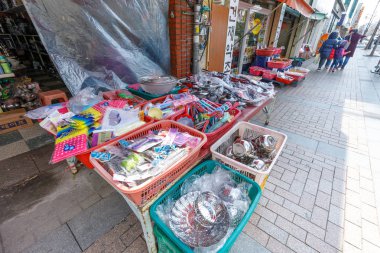 Gimhae, Güney Kore - 10 Mart 2018: şehir merkezinde Gimhae geleneksel Pazar görünümü