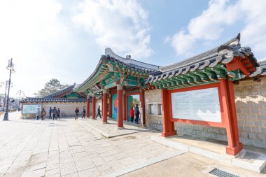 Gimhae, Güney Kore - 10 Mart 2018: Surowangneung, mezar, Kral bir mirası koruma yerde Gimhae şehir olan Suro,