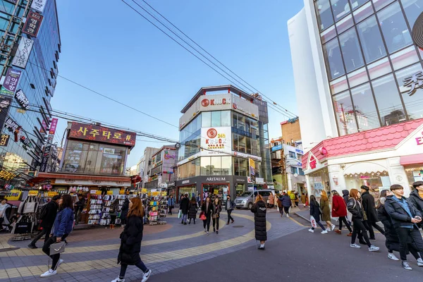 Seul Coreia Sul Março 2018 Lojas Locais Alinhadas Rua Comercial — Fotografia de Stock