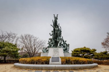 Seoul, Güney Kore - 19 Mart 2018: anıt heykeli Dongjak-gu, Seoul, Güney Kore Seul Ulusal Mezarlıkta