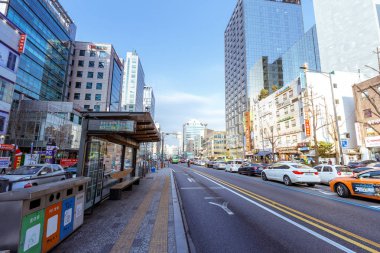 Seoul, Güney Kore - 6 Mart 2018: Street toplayan Hongdae ve Hapjeong İstasyonu arasında