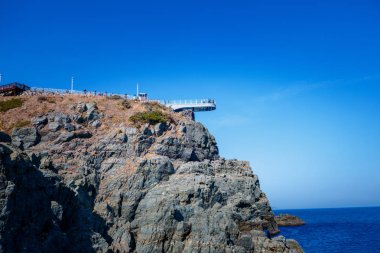 Busan, Güney Kore - 14 Mart 2018: Oryukdo sahne gökyüzü yürüyüş Busan City