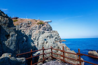 Busan, Güney Kore - 14 Mart 2018: Oryukdo sahne gökyüzü yürüyüş Busan City