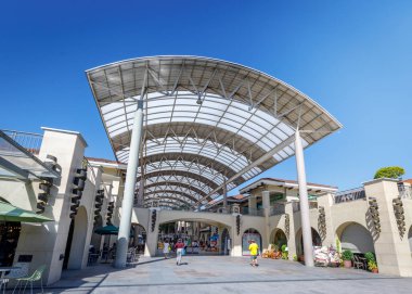 Manila, Filipinler - 24 Şubat 2018: Bina Alabang şehir merkezi Manila City