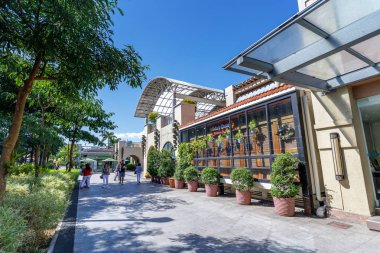 Manila, Filipinler - 24 Şubat 2018: Bina Alabang şehir merkezi Manila City