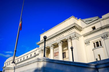 Manila, Filipinler - 4 Şubat 2018: Ulusal Güzel Sanatlar Müzesi ve Filipinler cephe Rizal park Metro Manila yakınındaki