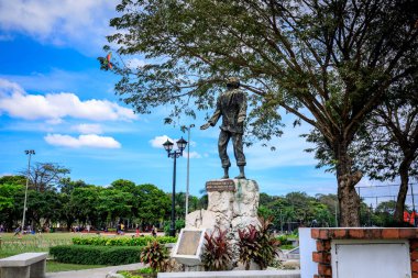 Manila, Filipinler - 4 Şubat 2018: San Lorenzo Ruiz de Manila heykel Manila şehrinde Rizal Parkı yakınındaki