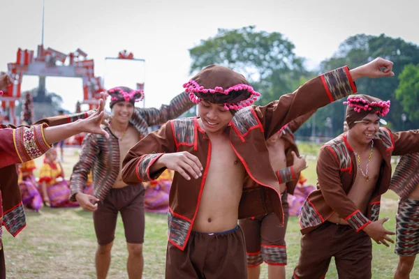 Manille Philippines Février 2018 Une Danseuse Étudiante Portant Costume Traditionnel — Photo
