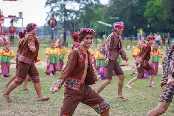 Манила Филиппины Февраля 2018 Года Студент Танцор Традиционном Костюме Филиппин — стоковое фото