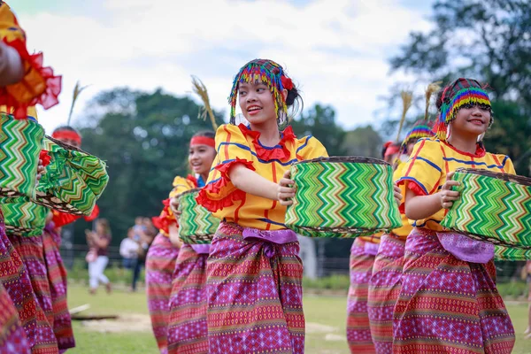 Manille Philippines Février 2018 Une Danseuse Étudiante Portant Costume Traditionnel — Photo