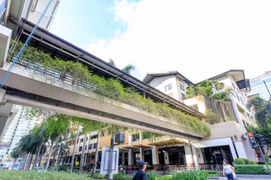 Makati, Manila, Filipinler - 31 Ocak 2018: Yol görünümü yanında Greenbelt alışveriş merkezi Esperanza St alınan.